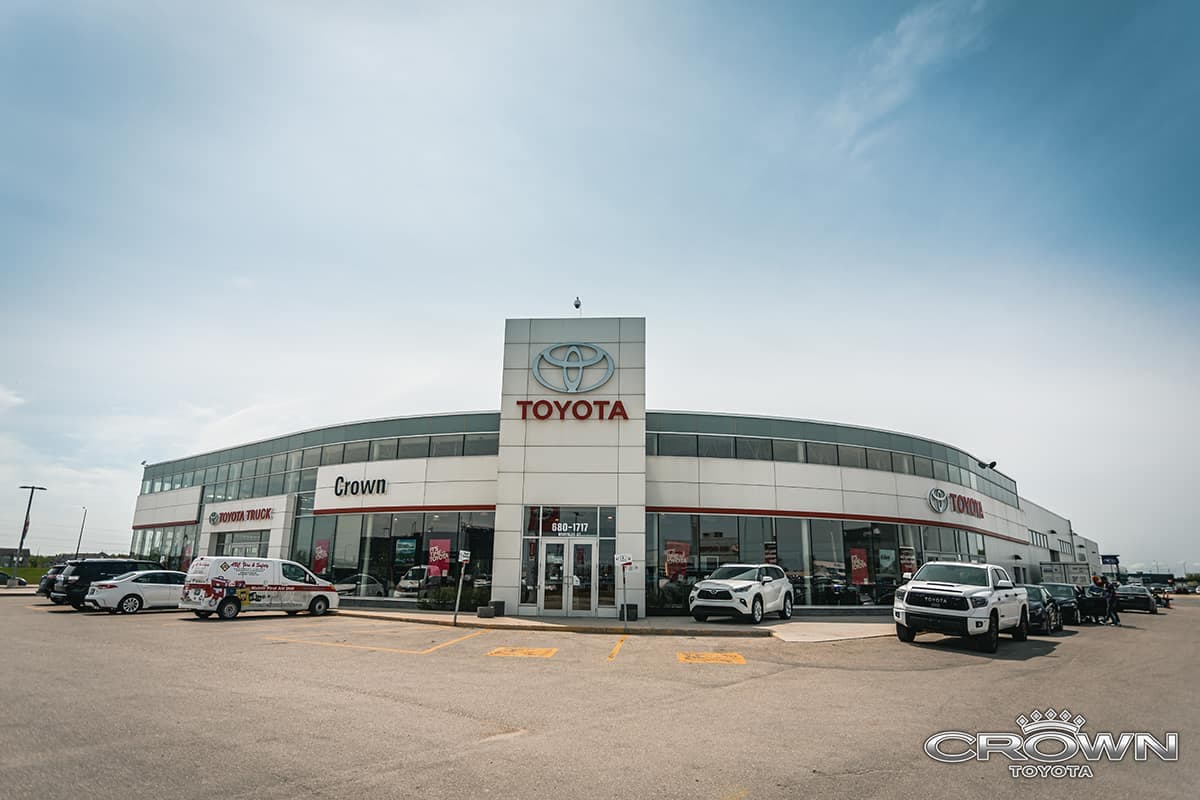 Winnipeg Honda Dealership Store Front